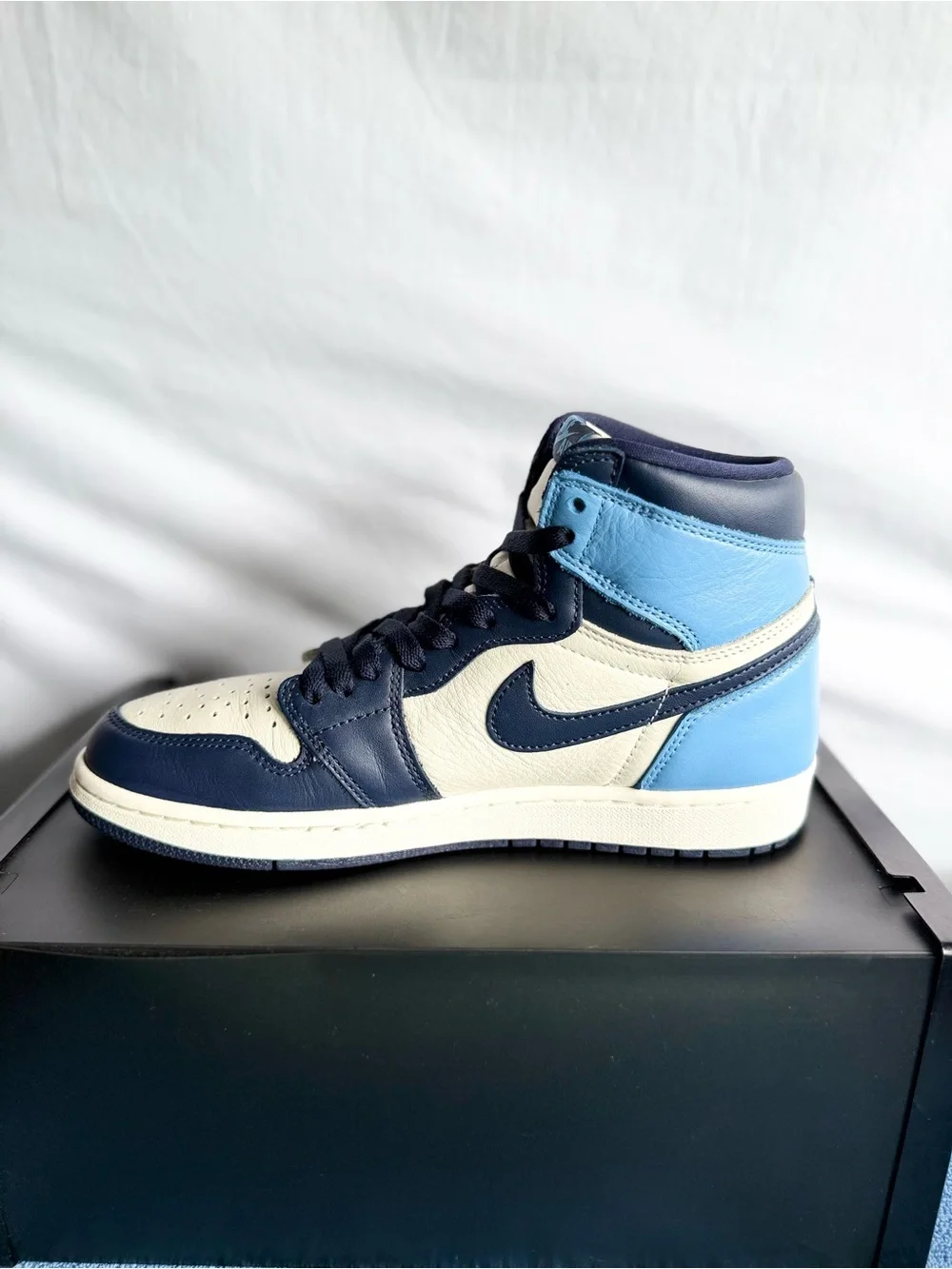 AUTHENTIC Jordan 1 Retro High Obsidian size 8.5 555088-140 2019 PRE-OWNED